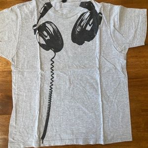 Headphones t-shirt